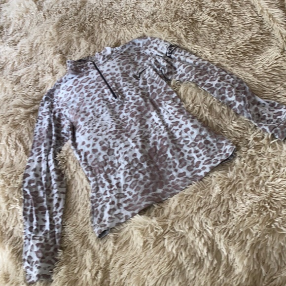 Vist Active Wear Top - Picture 2 of 6